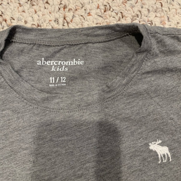 Girls shirt - Picture 2 of 3